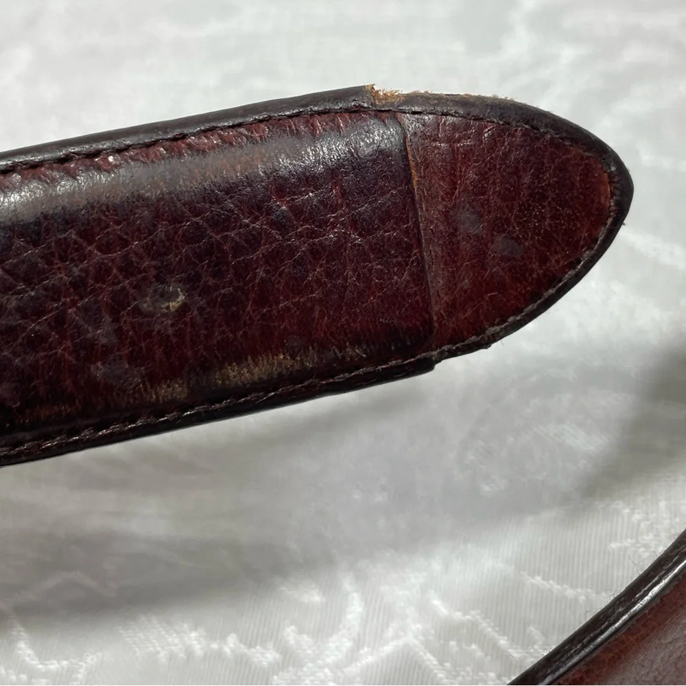 Dockers Men's Classic Brown Leather Belt Size 42 with Silver Tone Buckle.